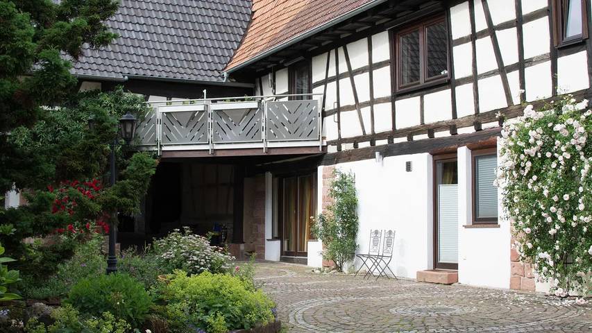 Ferienwohnung für 2 Personen, mit Balkon in Kandel