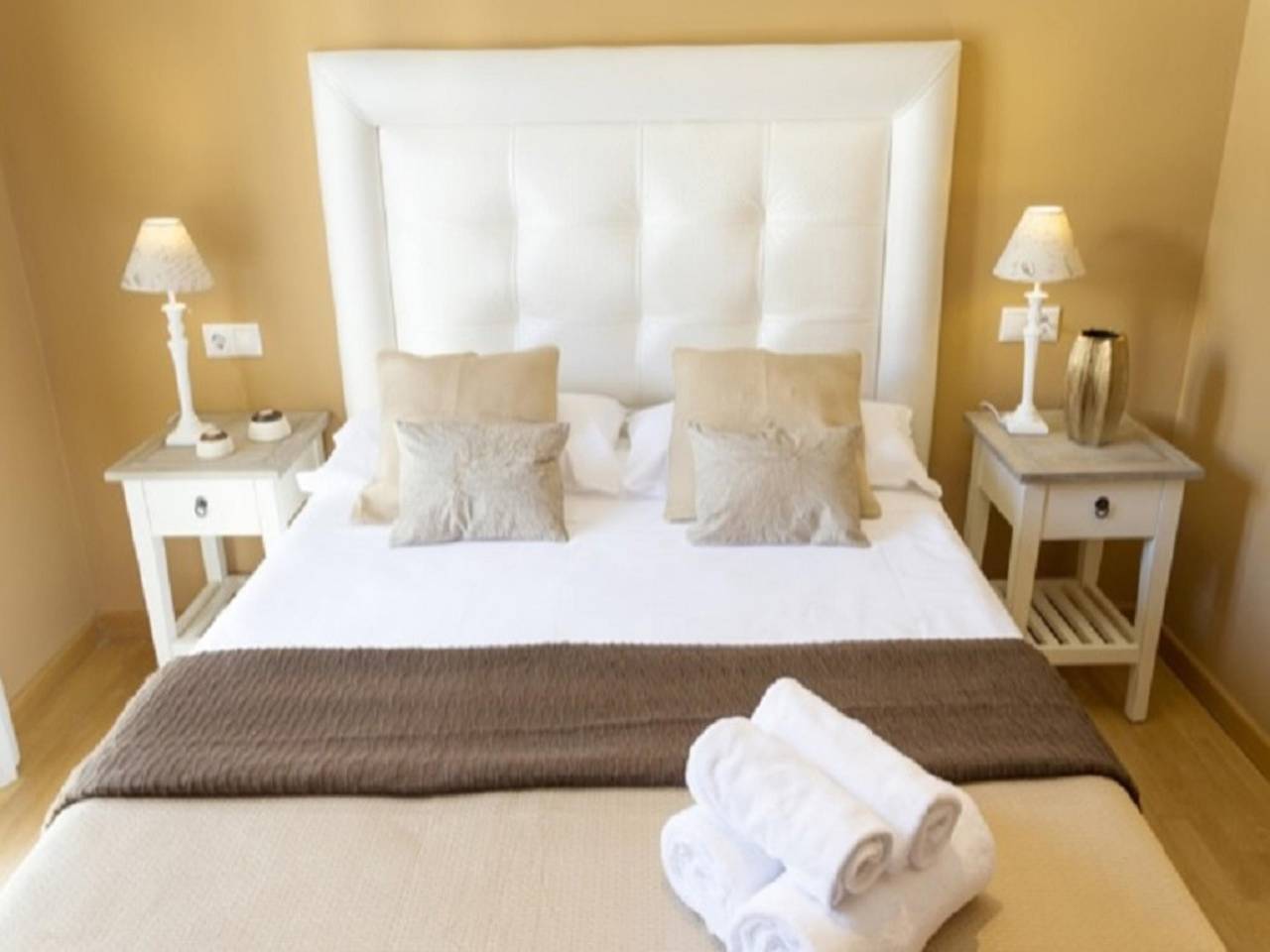 Entire holiday apartment, Del Parque Flats Cervantes in Málaga Central District, Malaga