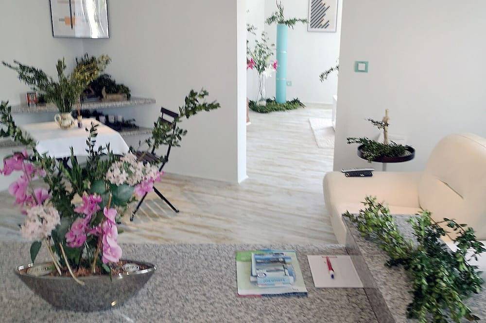 Appartement de vacances - appartement d'hôtes au sud de Starnberg, 4 pièces sur 2 étages in Münsing, Lac de Starnberg