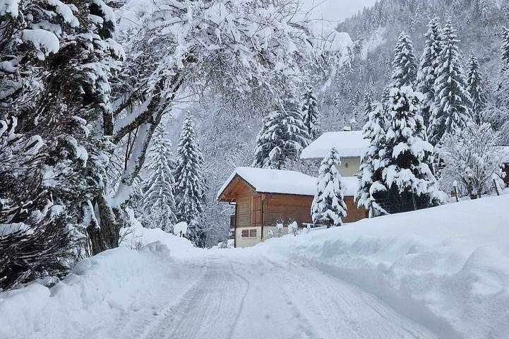 Gîte pour 10 personnes, avec jardin dans Glières-Val-de-Borne