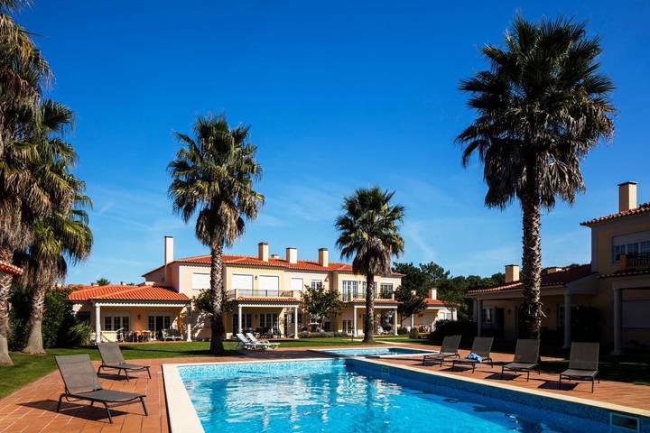 Villa para 11 pessoas, com Balcão e Piscina em Amoreira