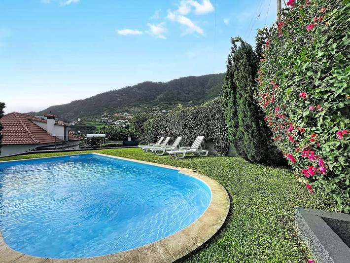 Location de vacances pour 6 personnes, avec jardin et piscine à Machico