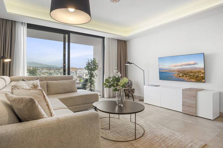 Ganze Wohnung, Infinity Beach & City in Estepona Old Town, Estepona