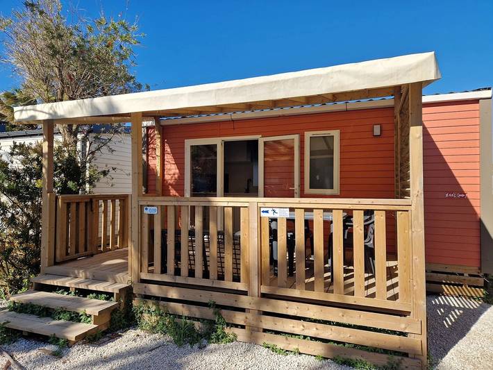 Camping pour 4 personnes, avec bassin pour enfant