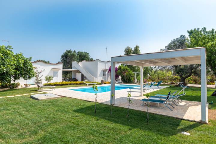 Casa vacanza per 6 persone, con giardino, adatto a famiglie con bambini in San Vito dei Normanni