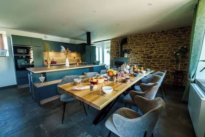 Location de vacances pour 11 personnes, avec jardin à Le Fœil