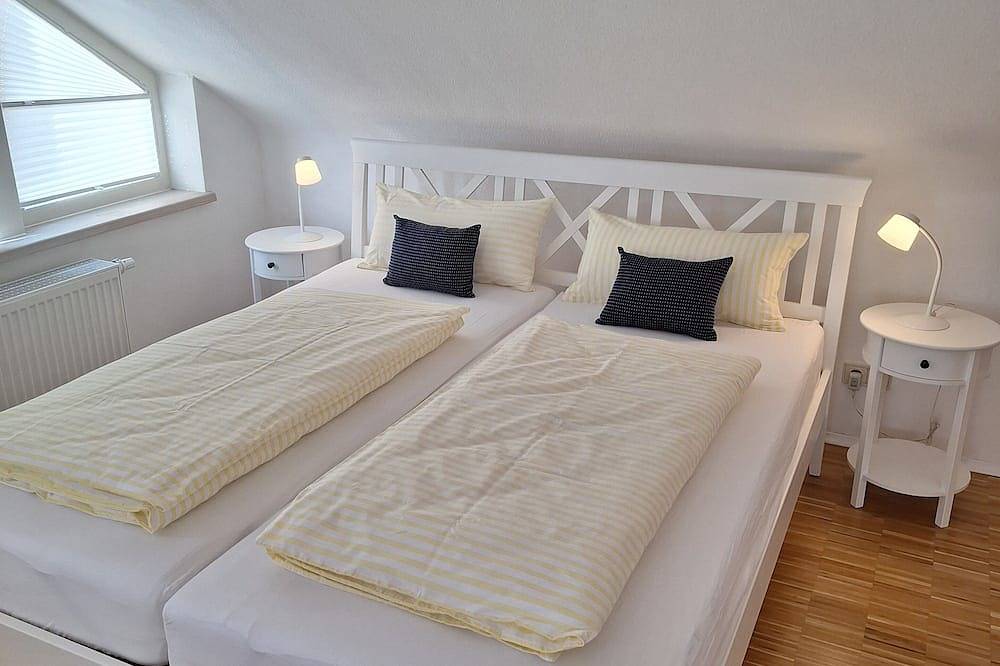 Ganze Wohnung, Über den Dächern von Annweiler **Lichtdurchflutetes Dachgeschoss mit Terrasse** in Annweiler, Trifelsland