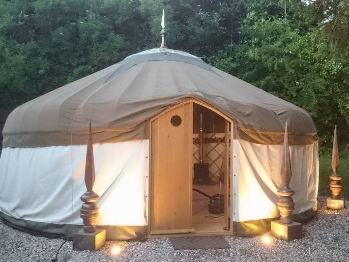 Glamping for 2 people, with garden, with pets in Devon