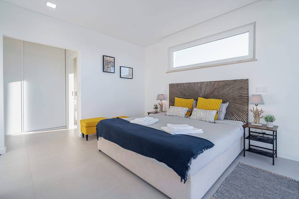 Villa Gold with ocean view in Ribamar, Lissabon Distrikt