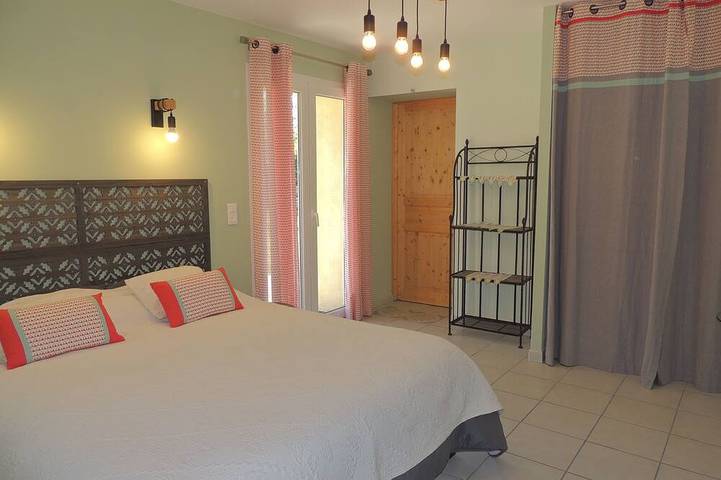 Ideal for recharging your batteries or getting together with family and friends. A joy. in Séguret, Vaucluse