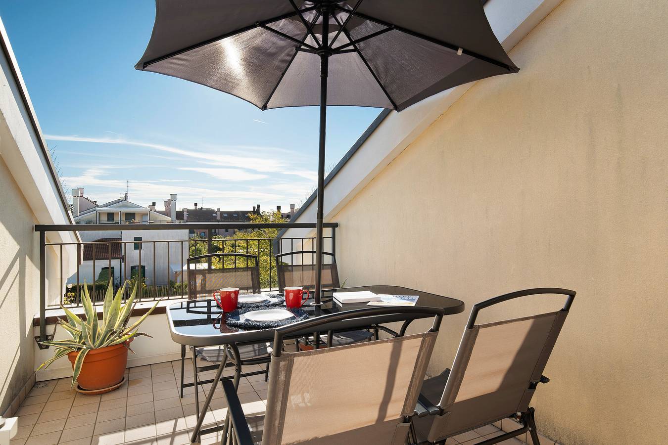 Entire apartment, Apartment 'Rosamarina 227' with Private Terrace, Wi-Fi and Air Conditioning in Cavallino-Treporti, Venice Province