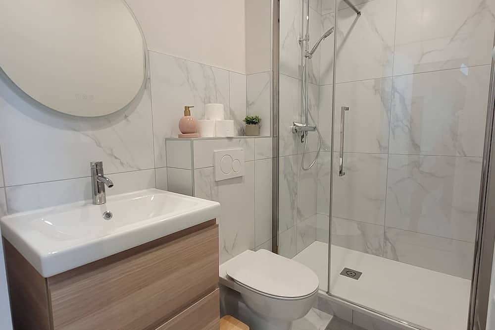 Apartamento entero, Apartamento-Apartamento-Baño con bañera-Sin vista in Landerneau, Región de Brest