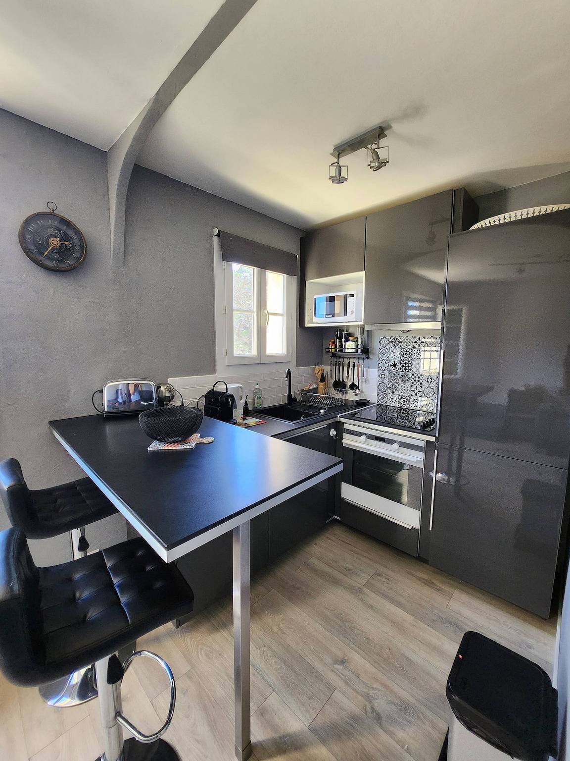 Estudio entero, Le Rosalie - Studio au calme port et plage à pied in Le Brusc, Six-Fours-les-Plages