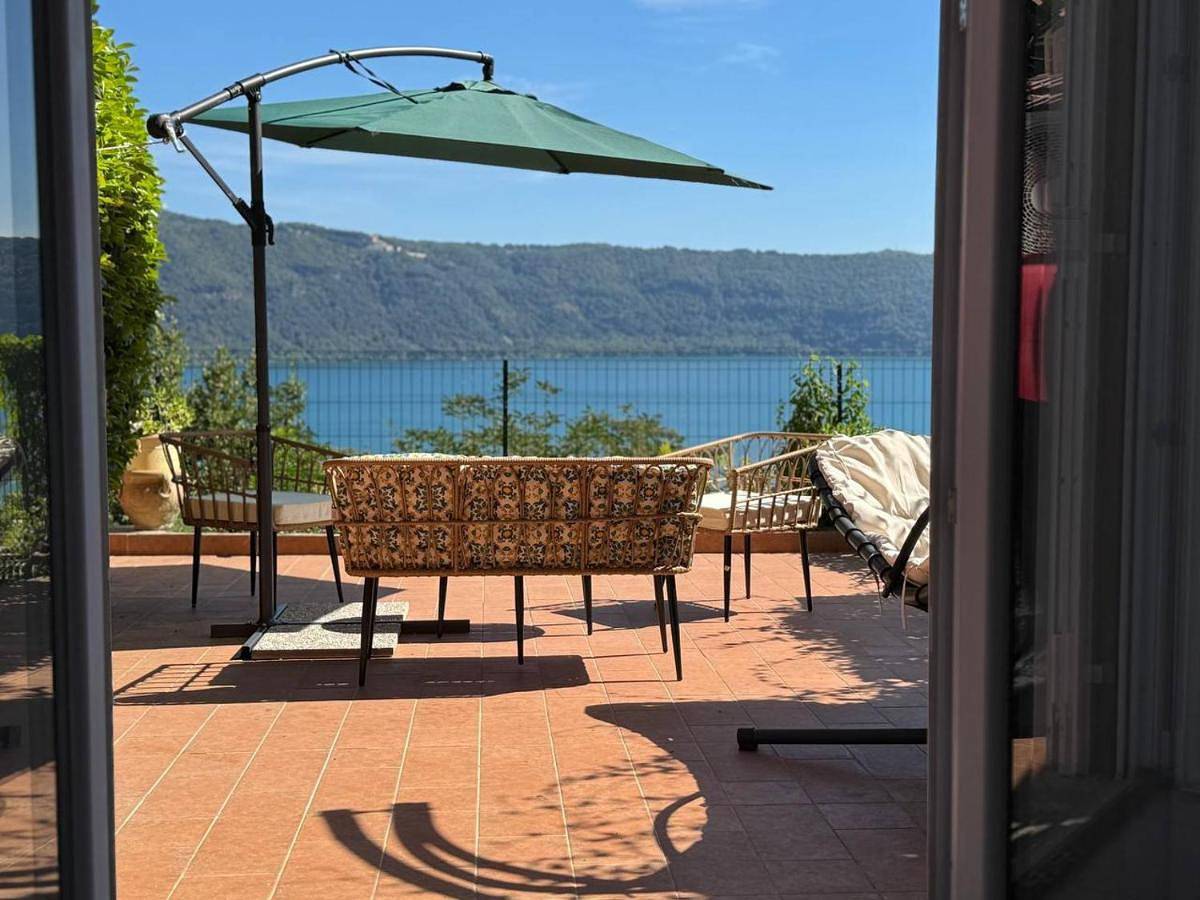 Appartamento intero, La Terrazza sul Lago -Lake Peace - Wonderful View! in Castel Gandolfo, Castelli Romani