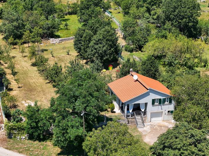 Ferienhaus für 8 Personen, mit Terrasse und Garten in Split-Dalmatien