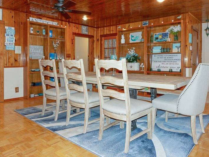 Vacation rental for 24 people, with yard and balcony in Lake Texoma