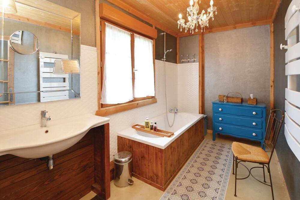 Gorgeous home in Thezan-les-Béziers in Thézan-lès-Béziers, Côte méditerranéenne (France)
