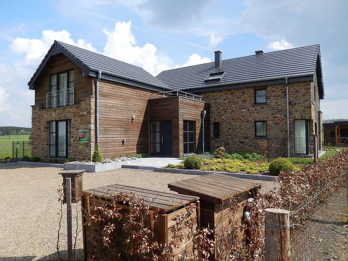 Gîte pour 14 personnes, avec jardin et jacuzzi ainsi que terrasse et sauna - 1