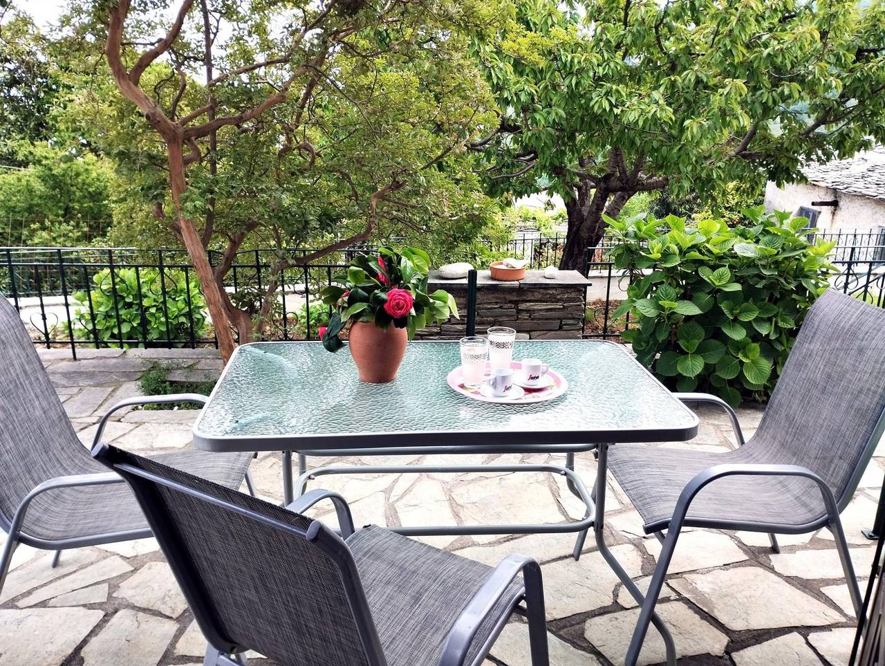 Ganzes Studio, Studio für 4 Personen mit Terrasse in Mouresi, Magnisia