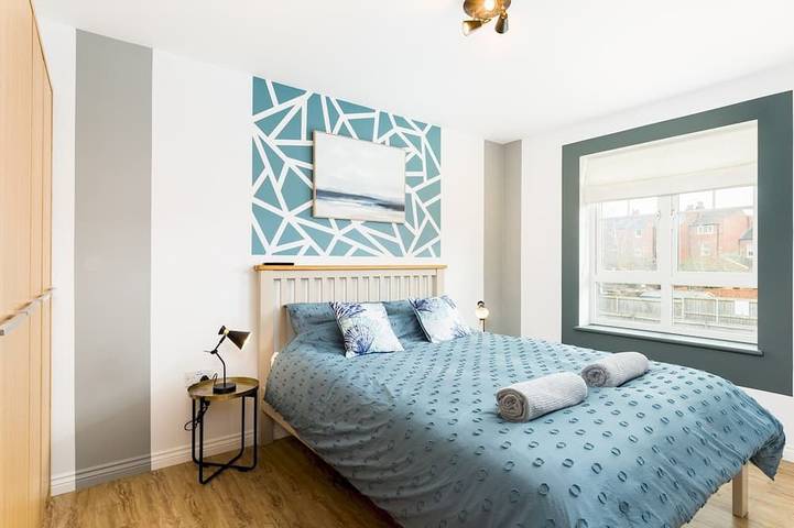 Ganze Wohnung, Stylish 2 Bed Flat in Warwick with Private Parking - Pass the Keys in Warwick, Warwickshire