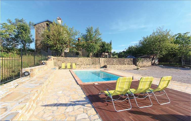 Location de vacances pour 15 personnes, avec terrasse et jardin, animaux acceptés à Koper - 3