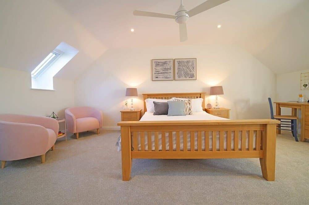 Townhouse with Views of Wells Cathedral in Wells, Somerset