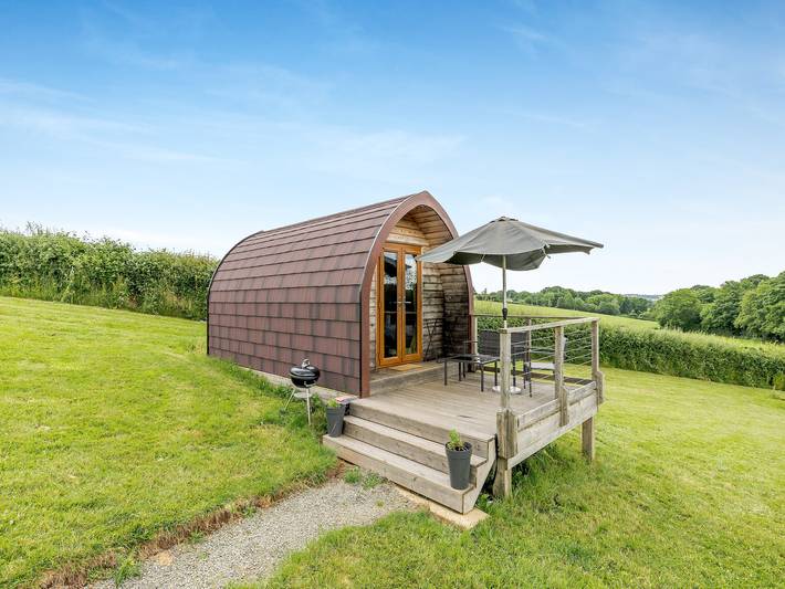 Glamping for 2 people, with garden, with pets in West Midlands