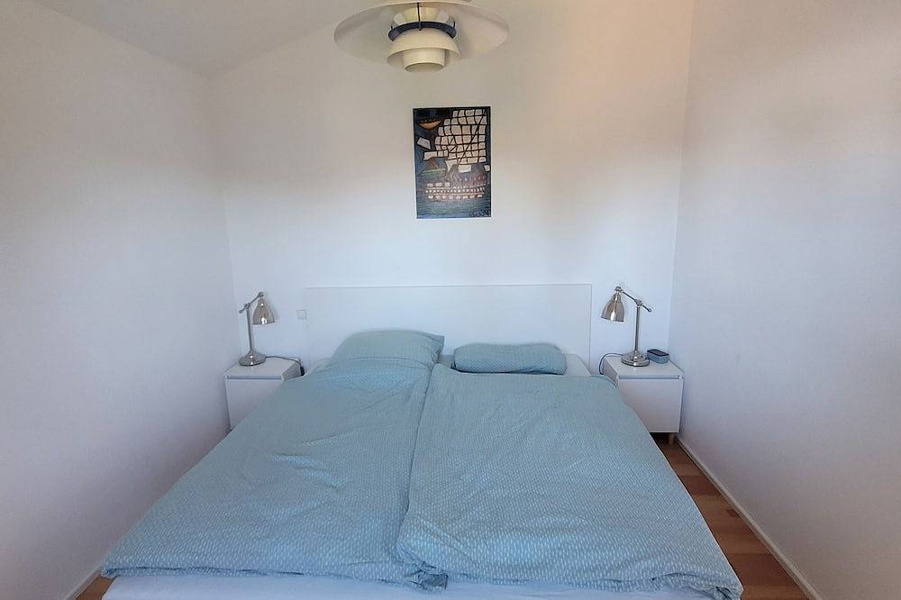 Ganze Wohnung, Niedliche Ferienwohnung in traumhafter Lage am Chiemsee, 5 Min fußläufig zum See in Gstadt am Chiemsee, Chiemsee