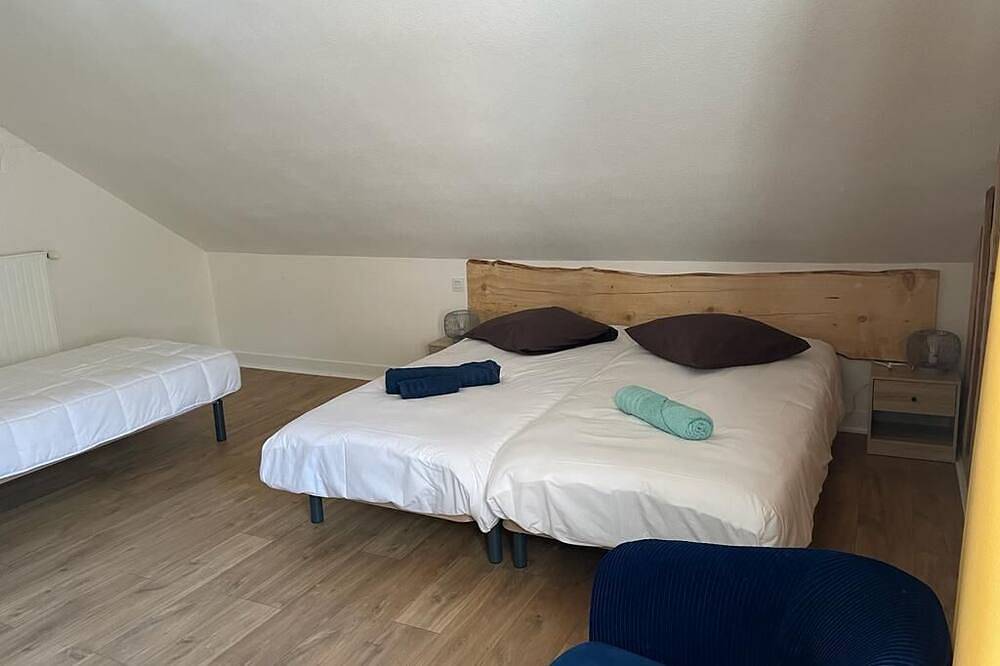 Entire apartment, Le Milan Royal Apartment In Character Property in Mouthe-Lac et Mont d’Or, Doubs