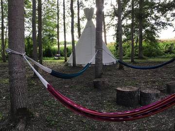 Tente pour 9 personnes, avec vue ainsi que terrasse et jardin dans le Loir-et-Cher