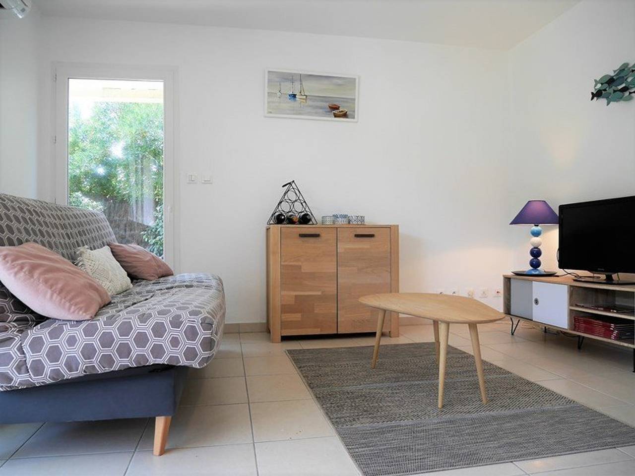 Entire apartment, Ground-Floor Apartment 300m from Beach with Private Garden, Parking, and Wifi in Capbreton, Côte d’Argent