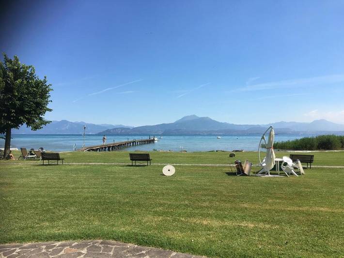Ferienwohnung für 4 Personen, mit Balkon und Whirlpool sowie Terrasse und Garten in Maraschina