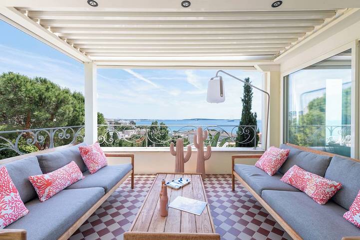 Luxury Panoramic Sea View 5* Villa Pool  Beach Within Walking Distance in Cannes La Bocca, Cannes