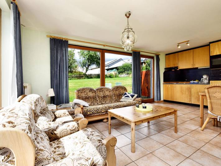 Location de vacances pour 4 personnes, avec terrasse et jardin, adapté aux familles à St. Vith - 2