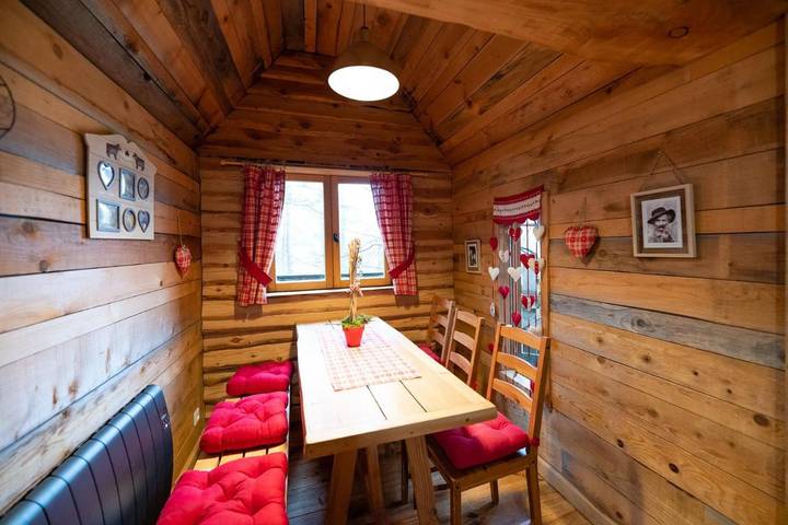 Location de vacances pour 5 personnes, avec vue ainsi que jardin et sauna à Champdray - 2