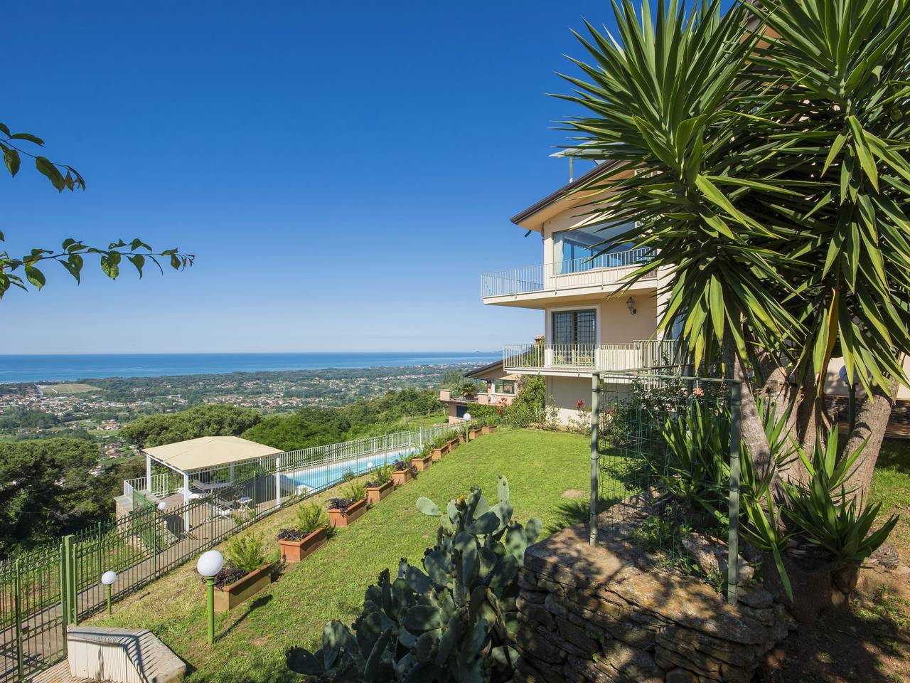 Delfina in Montignoso, Italienische Riviera