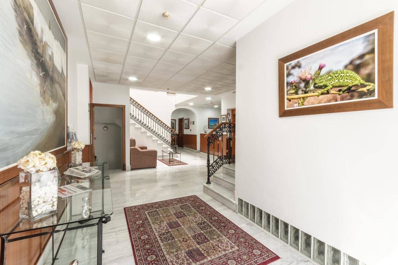 Hotel La Parrita in Playa del Rompidillo (Rota), Rota