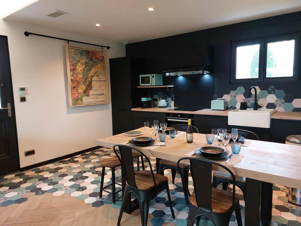 Gite les Caravottes 4 Etoiles avec Jacuzzi - Jura in Courlaoux, Jura