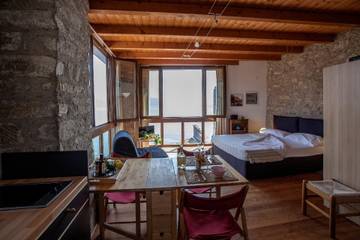 Holiday Apartment for 2 People in Tignale, Garda Mountains, Photo 2