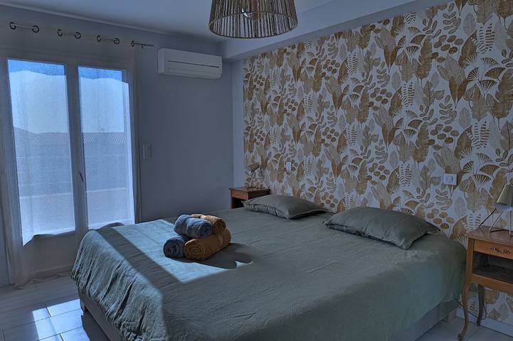 Gîte pour 9 personnes, avec terrasse dans Plage d'Agosta - 4