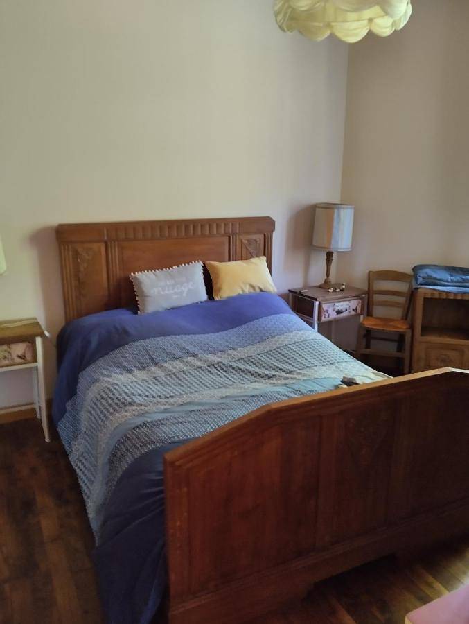 Two-Bedroom House in Drugeac, Région de Mauriac