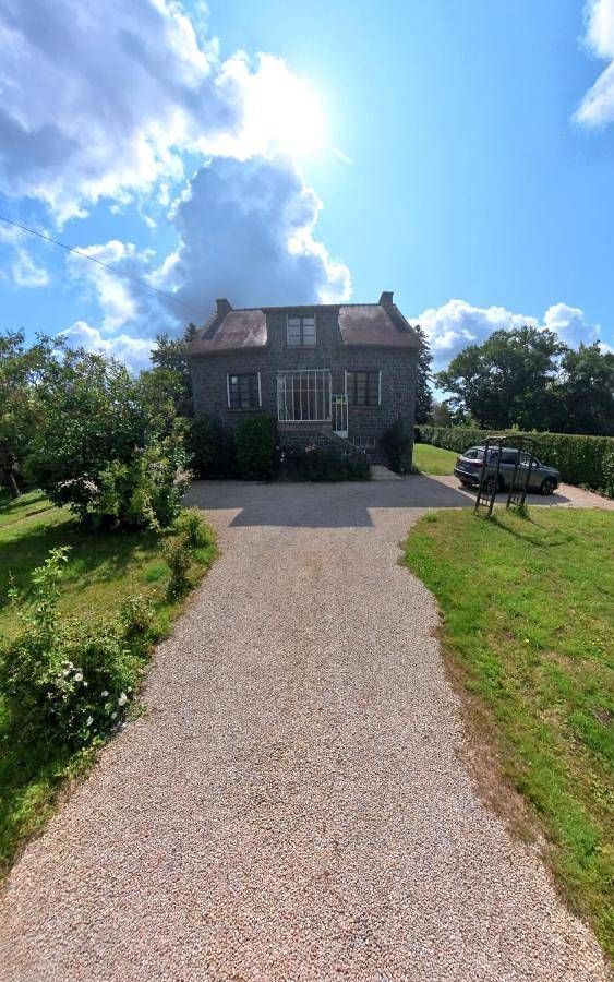 Location de vacances pour 6 personnes, avec vue sur le lac ainsi que vue et jardin, animaux acceptés à Québriac - 4