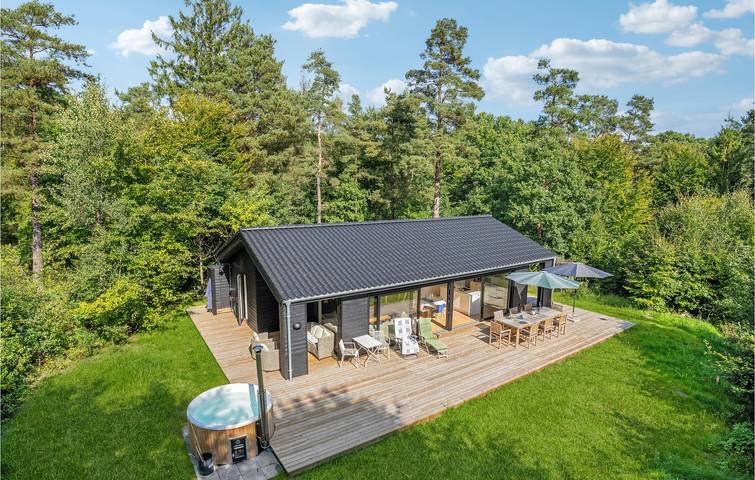 Ferienhaus für 7 Personen, mit Terrasse und Garten - 1
