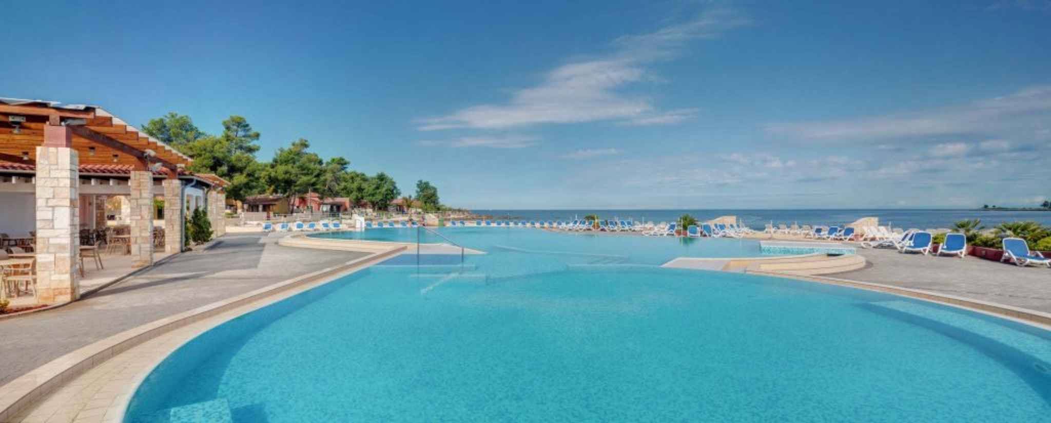 Appartamento intero, Appartamento con piscina e Wifi  in Umago, Umago e dintorni