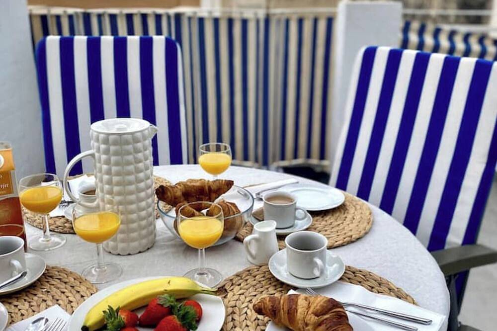 Ganze Wohnung, Sunny Penthouse w/ Private Terrace - Perfect for Remote Work & Family Holidays in Campoamor, Alicante