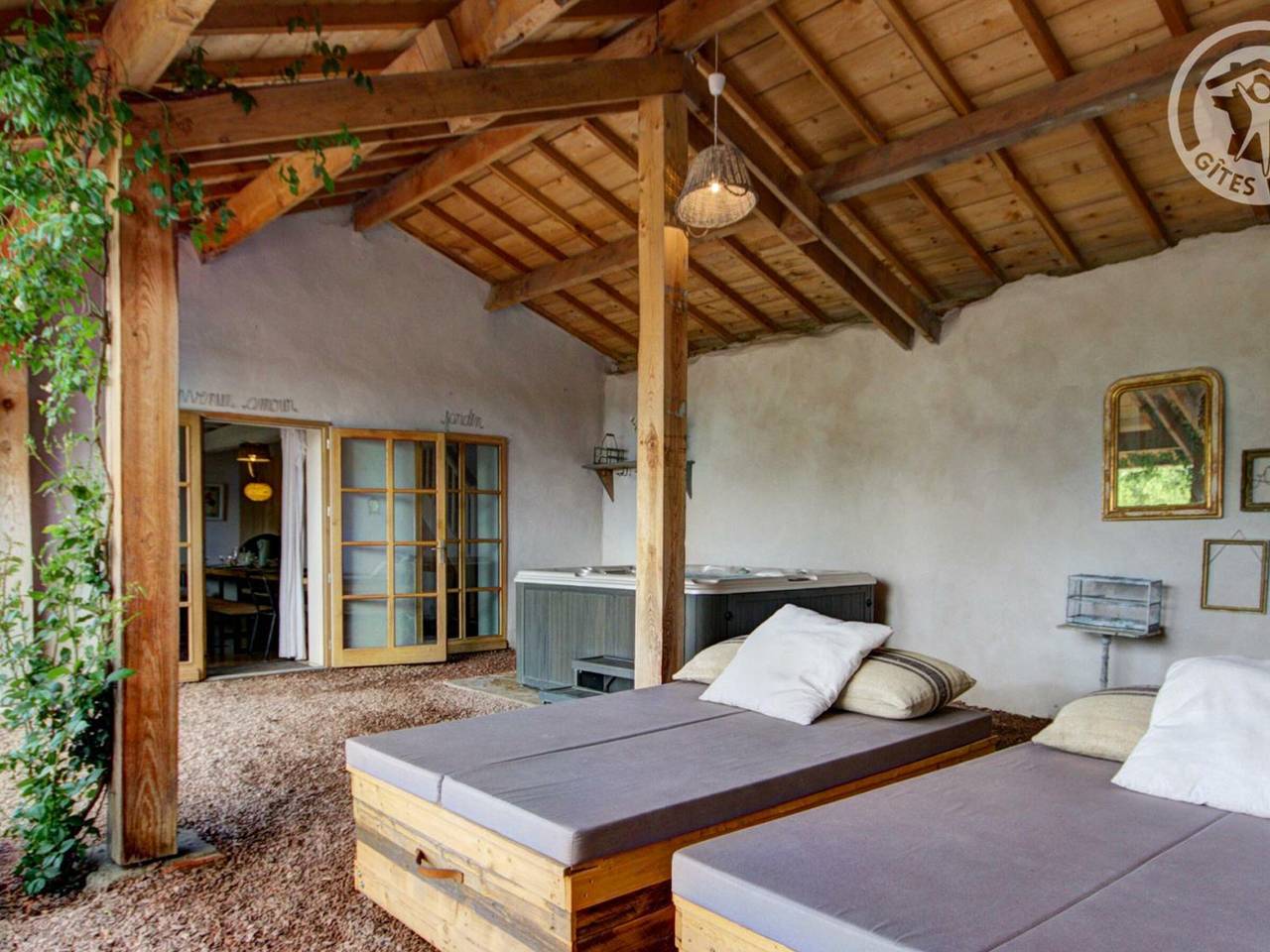 Luxus Relaxation: Privates Spa, Beheiztes Hallenbad & Natur in der Nähe von Roanne in Saint-Germain-Lespinasse, Roanne und Umgebung