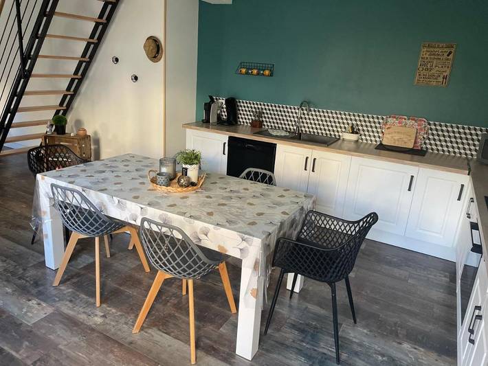 Location de vacances pour 6 personnes, avec jardin à Saint-Même-les-Carrières - 4