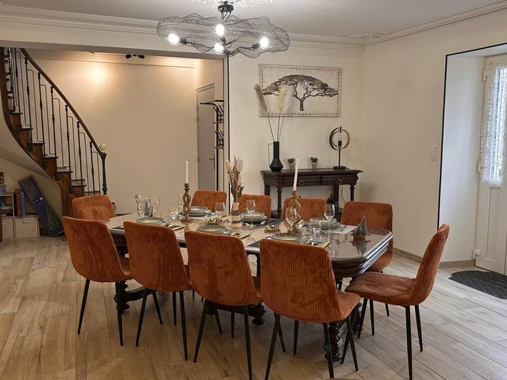 Gîte pour 6 personnes, avec terrasse et jardin