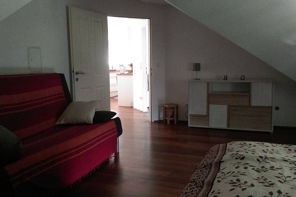 Ganze Wohnung, Großzügige, moderne Dachgeschoßwohnung am Stadtrand in Wien, Wienerwald