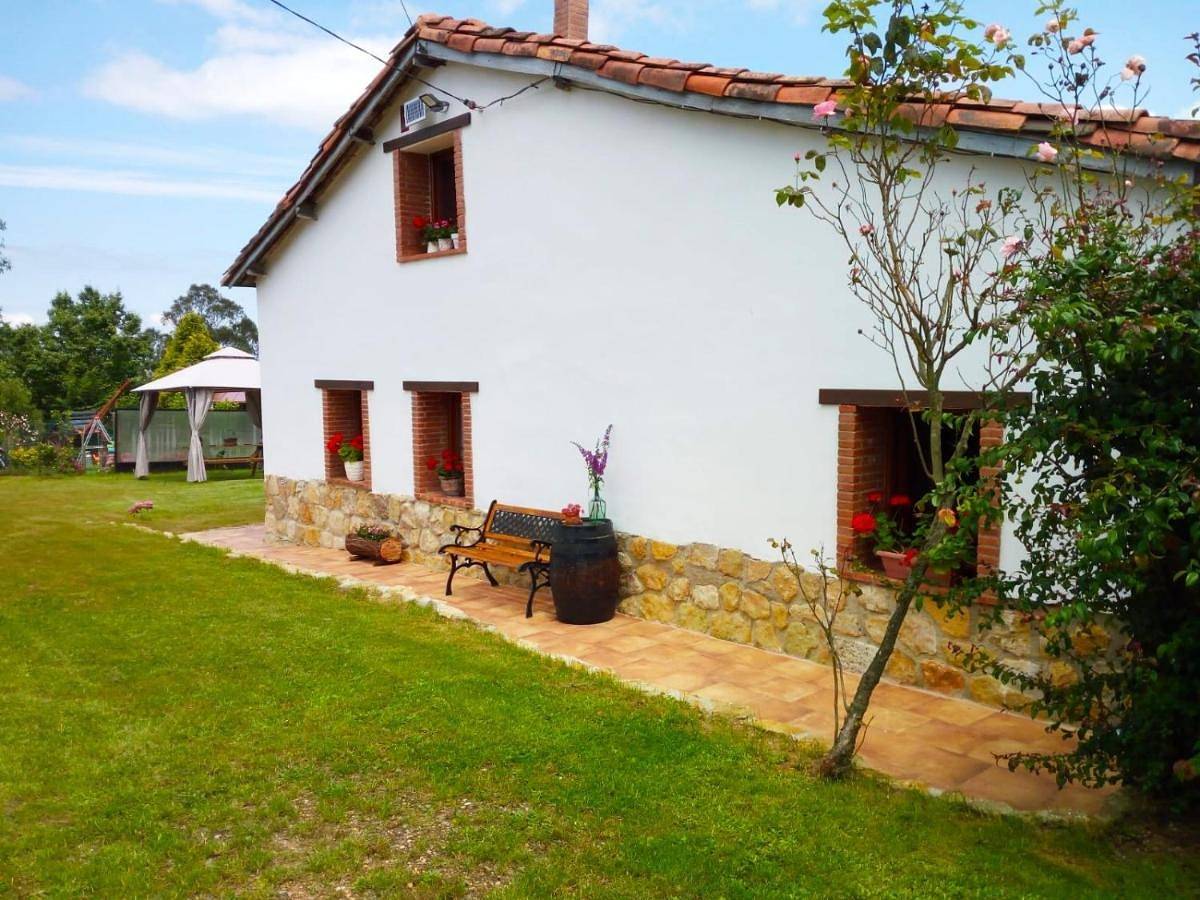 Two-Bedroom House in Oviedo, Cordillera Cantábrica